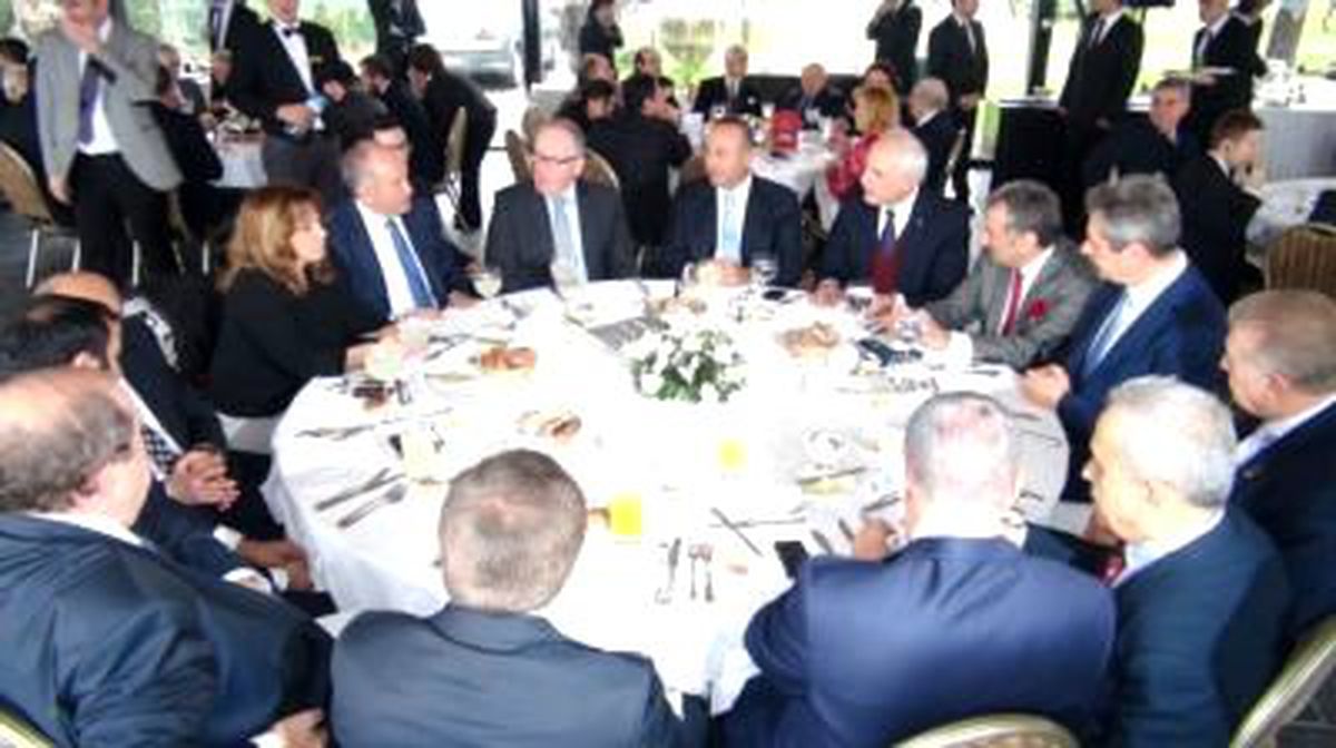 Başkan Topbaş, Mevlüt Çavuşoğlu Onuruna Yemek Verdi