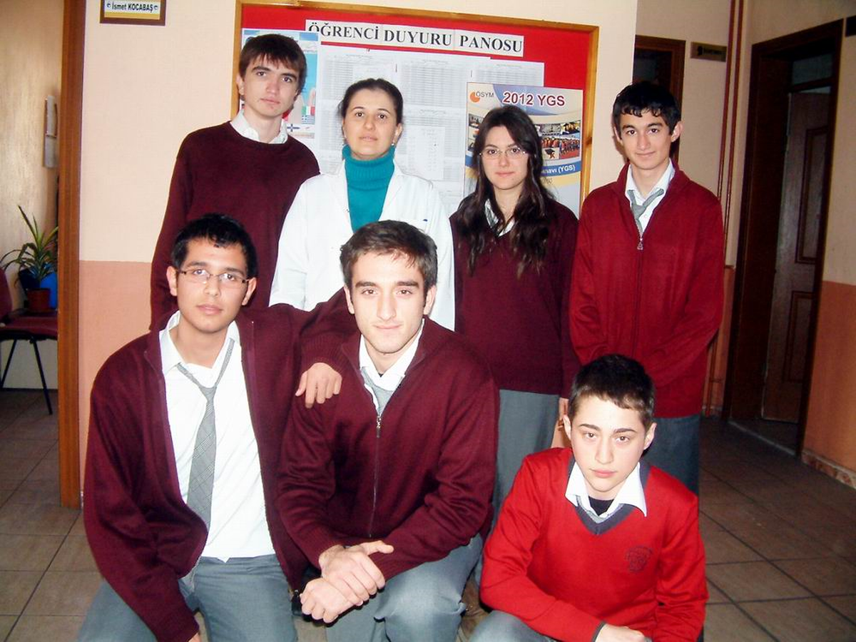 Burhaniye\'de Celal Toraman Anadolu Lisesi Matematik Üçüncüsü