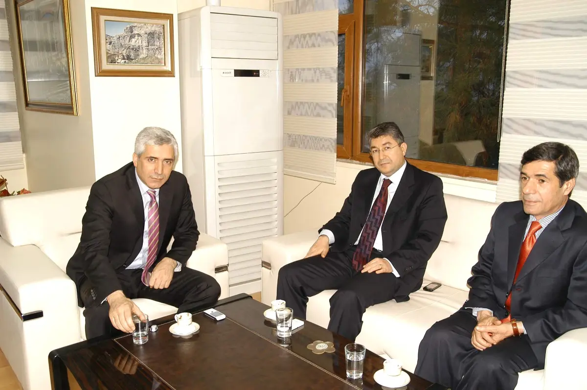 Galip Ensarioğlu Ergani Kaymakamlığı\'nı Ziyaret Etti