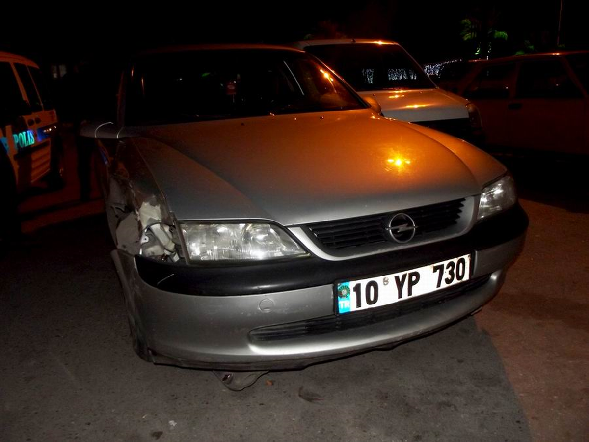 Hatalı Dönüş Yapan Otomobil Motosiklet Sürücüsüne Çarptı