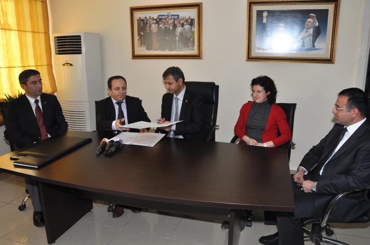 Kırşehir Belediyesi Aeü Fizik Tefavi ve Rehabilitasyon Yüksekokulu ile Protokol İmzaladı