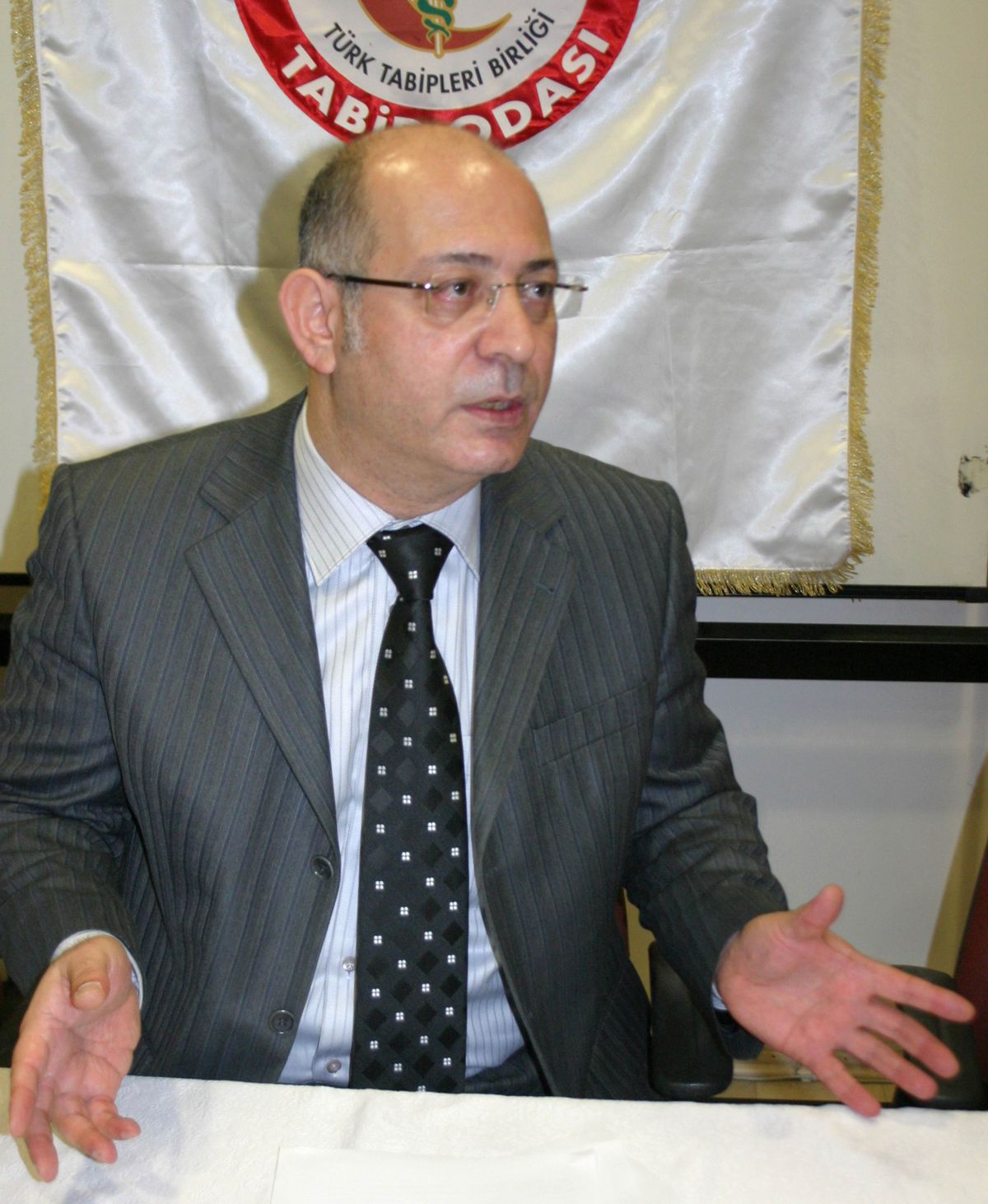 Tabip Odasından Doktorların Oda Aidatı Zammına Tepki