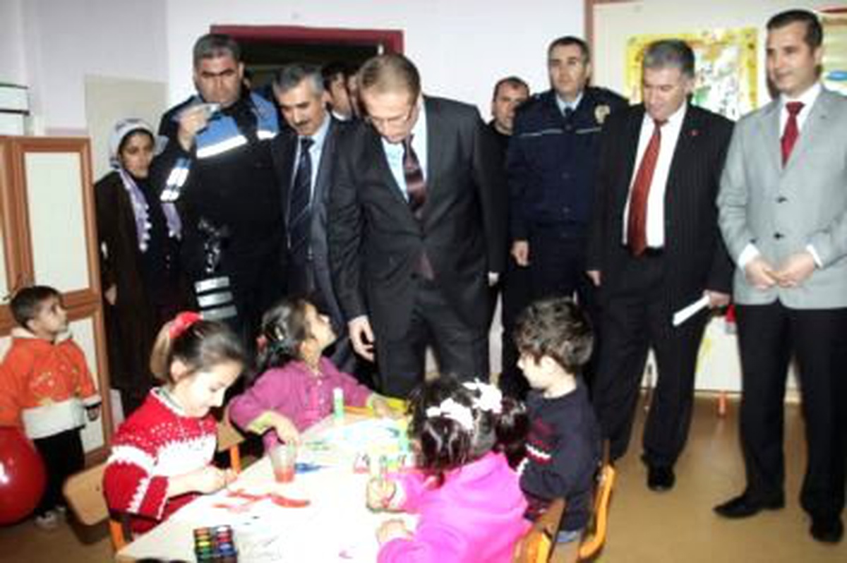 Toplum Destekli Polisten Öğrencilere Moral