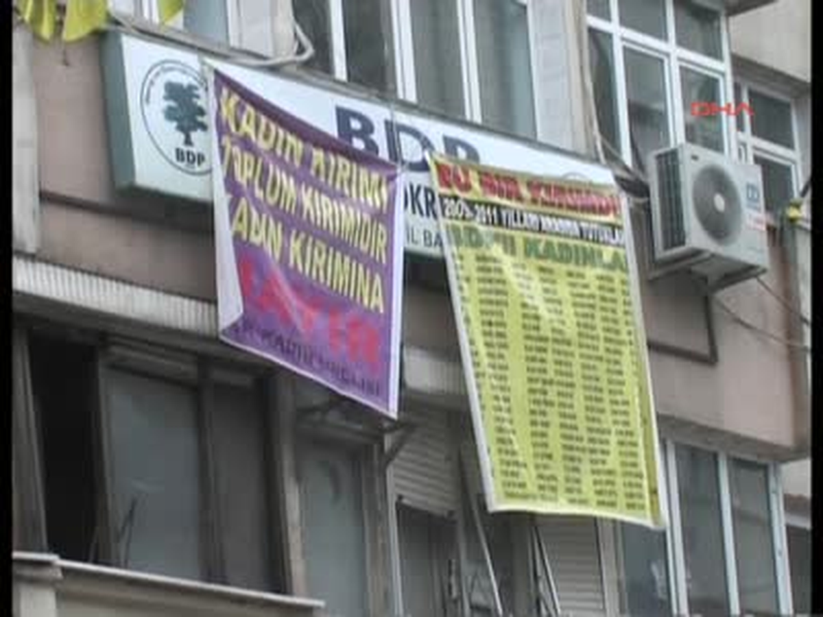 Adana BDP İl Binasına Polis Baskını