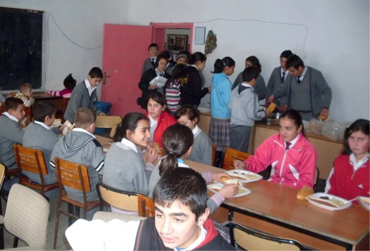 Alaca\'daki Öğrencilerin Yemek Sorunu Çözüme Kavuştu