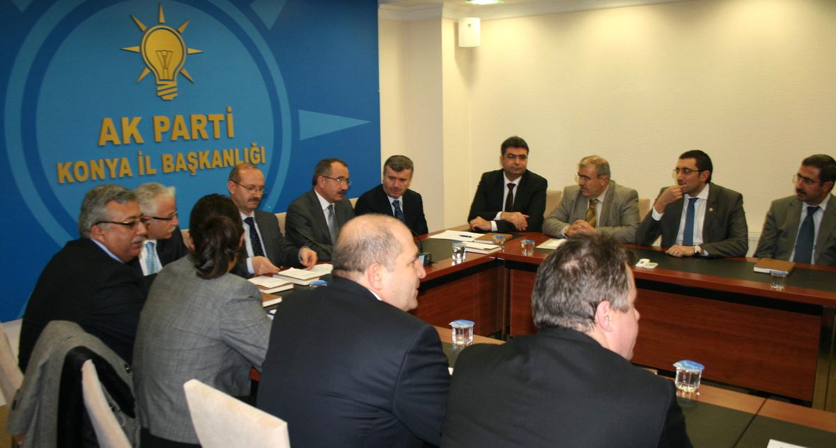 Bakan Dinçer'den AK Parti Konya İl Teşkilatı'na Ziyaret