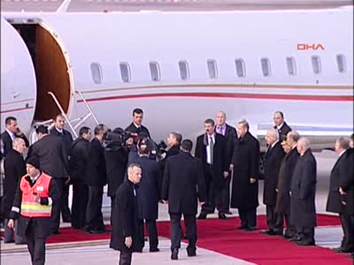 Erdoğan ve Saakaşvili, Atatürk Havalimanı\'nda Rehineleri Karşıladı