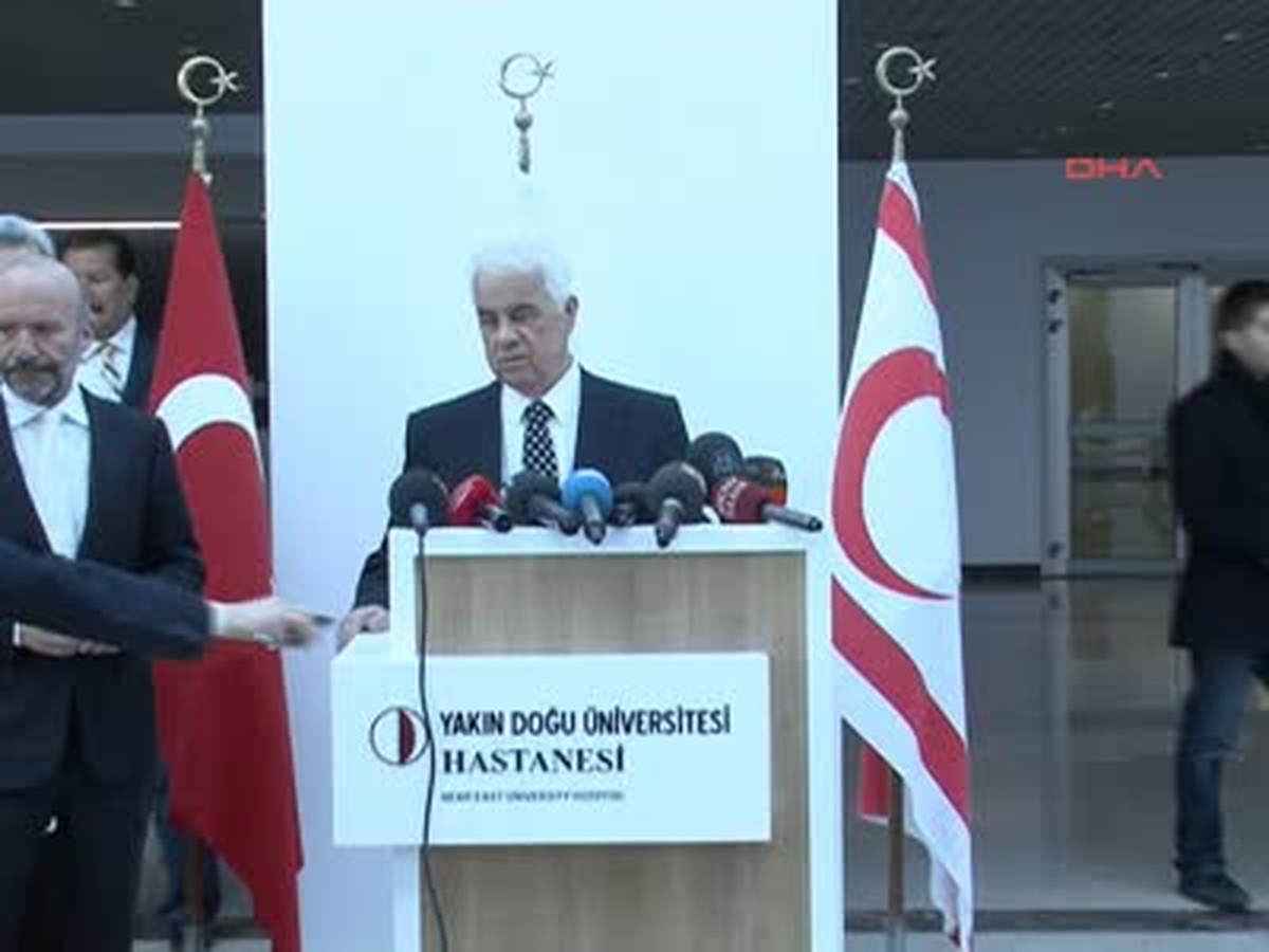KKTC Cumhurbaşkanı Eroğlu, Denktaş\'ı Ziyaret Etti