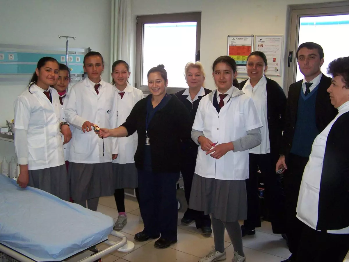 Öğrenciler\'den Mesleki Rehberlik Çalışması