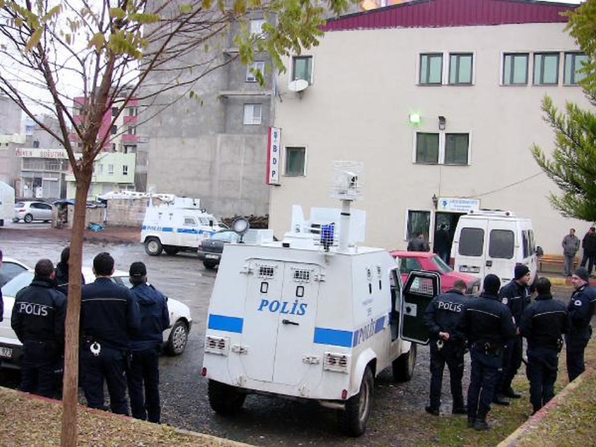 Şanlıurfa\'da Kck Operasyonları; 2 Gözaltı