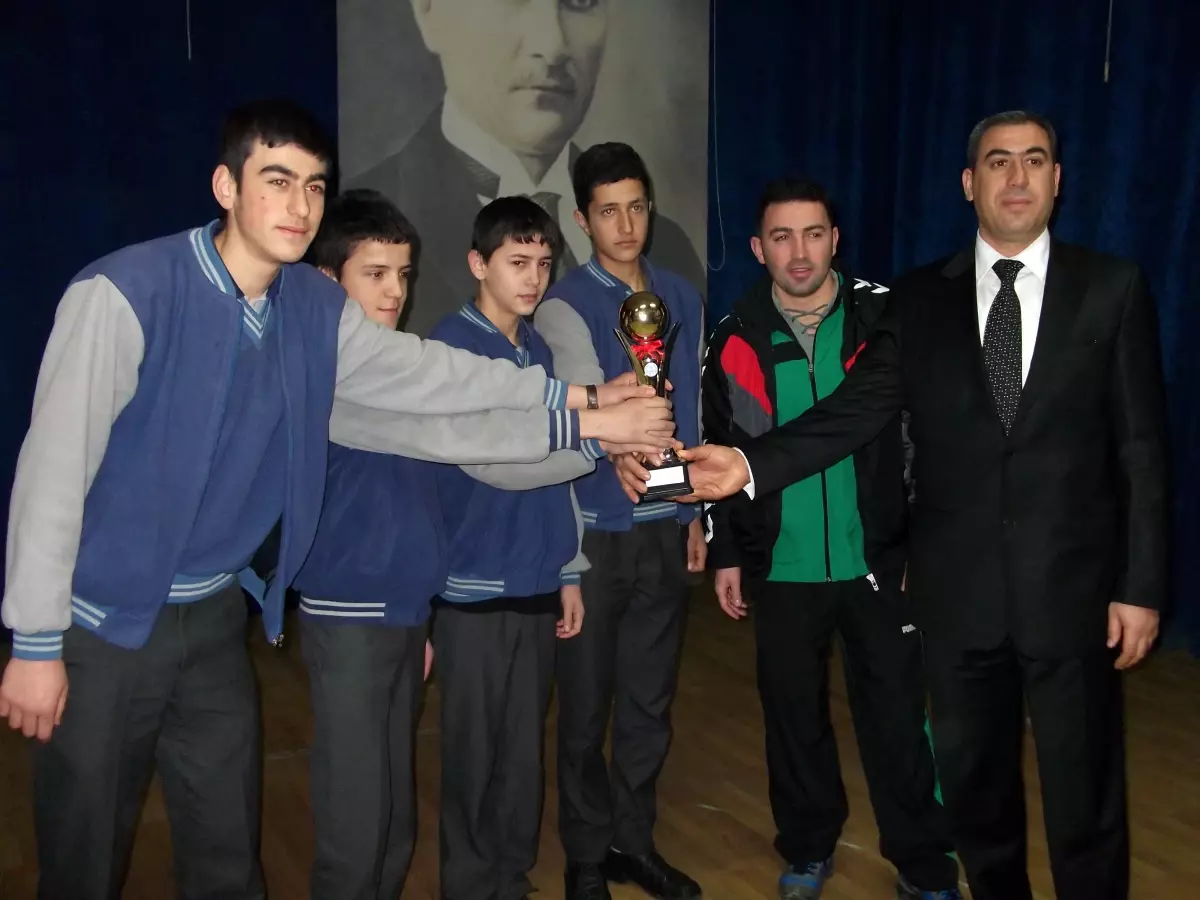 Sporculara Ödülleri Verildi