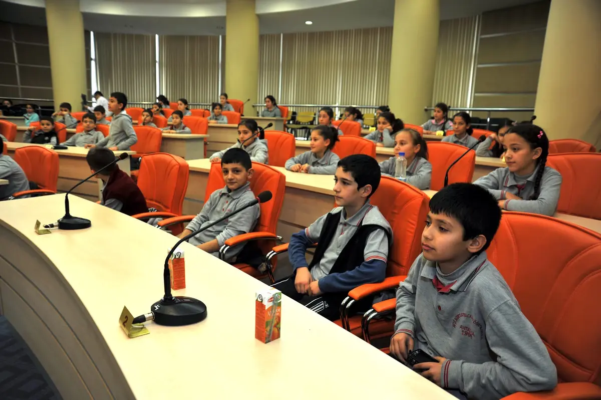 Tütüncü Öğrencilere Belediyenin Çalışmalarını Anlattı