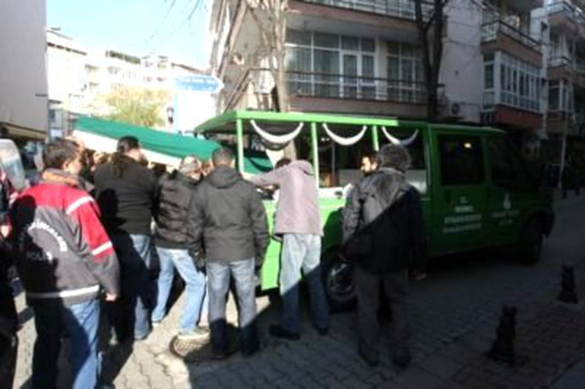 Ünlü Baterist Evinde Ölü Bulundu