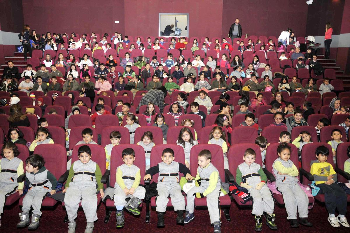 Yenimahalle\'de 7\'den 70\'e Sinema Keyfi