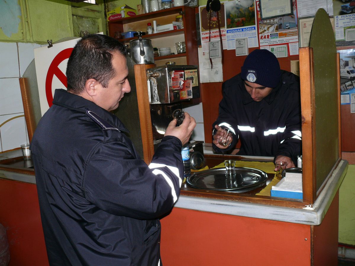 Zabıtadan "Mikroplu İskambil" Operasyonu