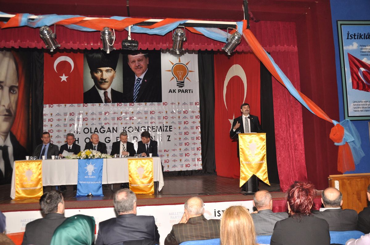 AK Parti'li Üstün: 'Fezleke Açıldı Diye CHP'liler Hüngür Hüngür Ağlaşıyor'