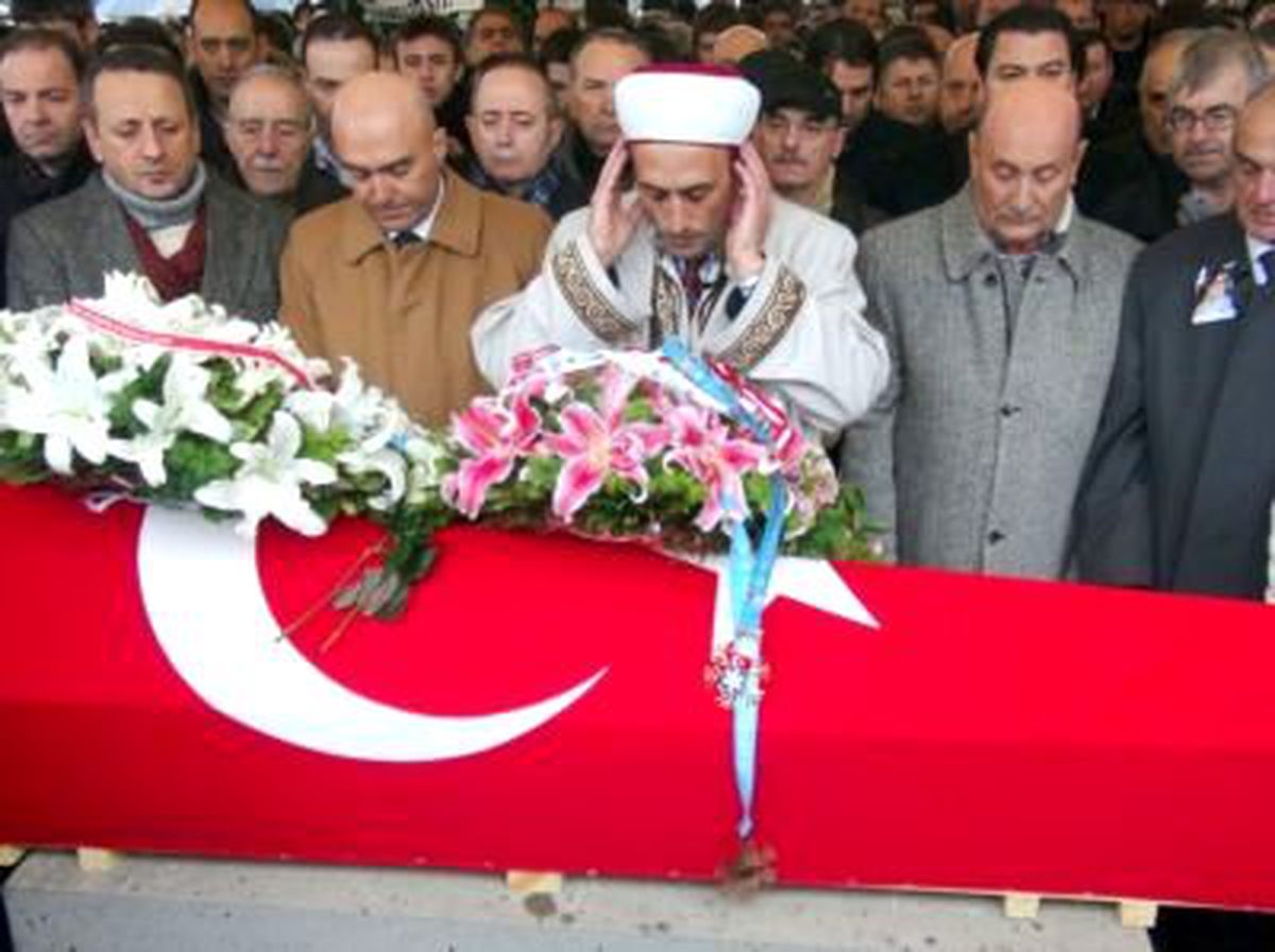 Aslı Nemutlu Toprağa Verildi