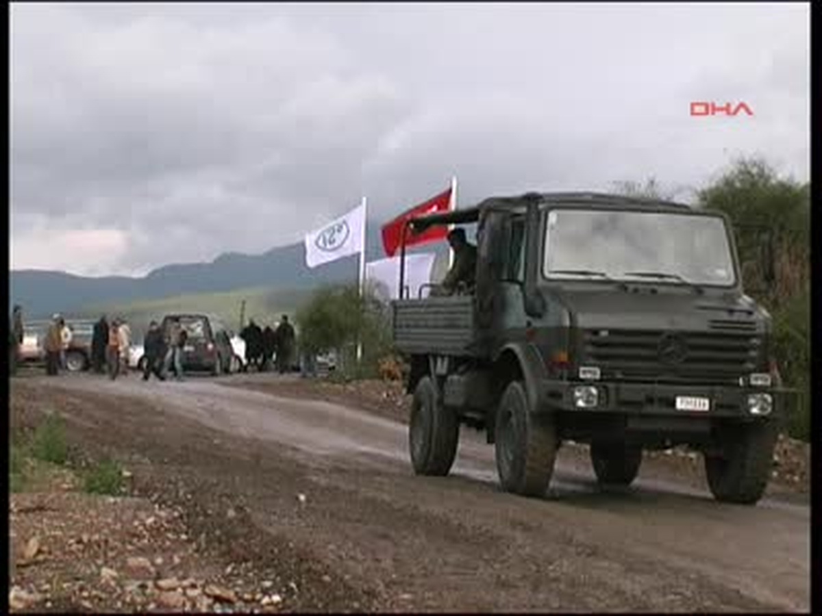 Bakan Eroğlu, Sağanak Yağışın Azizliğine Uğradı Bakan Eroğlu, Sağanak Yağışın Azizliğine Uğradı