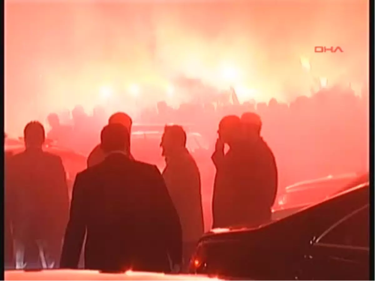 Bakan Kılıç\'a Sürpriz Karşılama