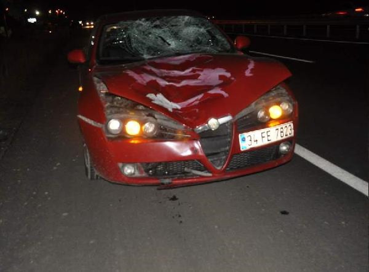 Bariyerden Atlarken Otomobil Çarptı, Öldü