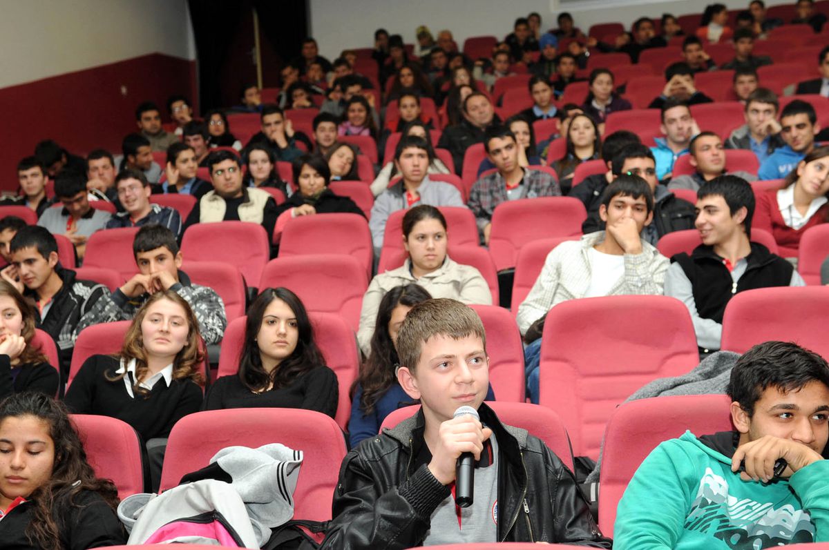 Çakmakçı\'dan Gençlere Meslek Seçimiyle İlgili İpuçları
