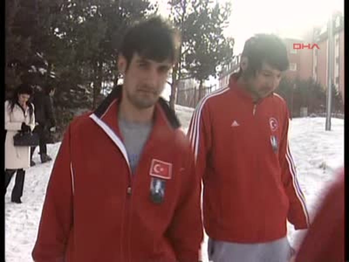 Doçent Kıyıcı.Aslı, \'Kayağın Kenar Kapması\' Olayını Yaşadı Doçent Kıyıcı.