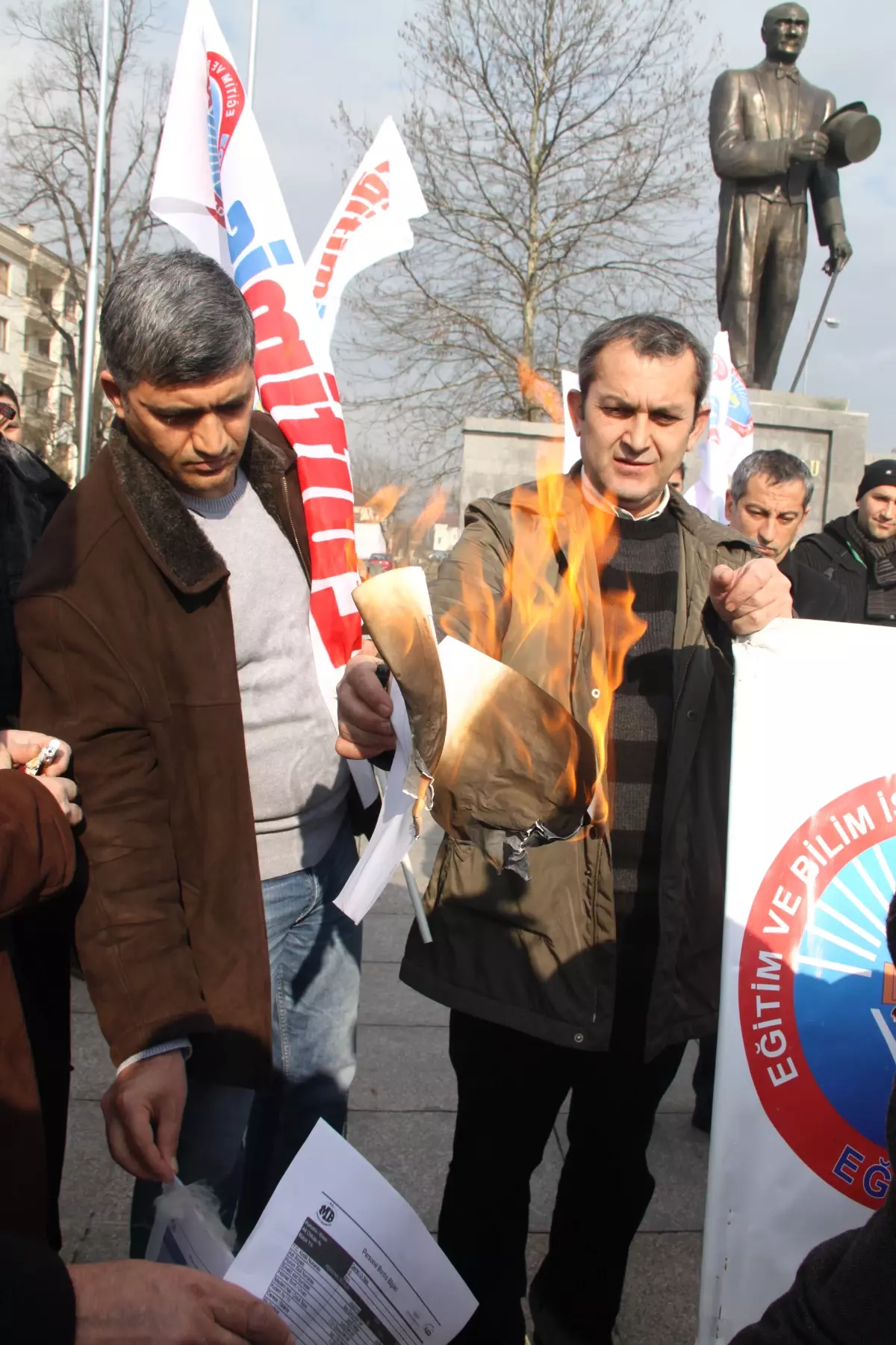 Eğitimciler Bordro Yaktı