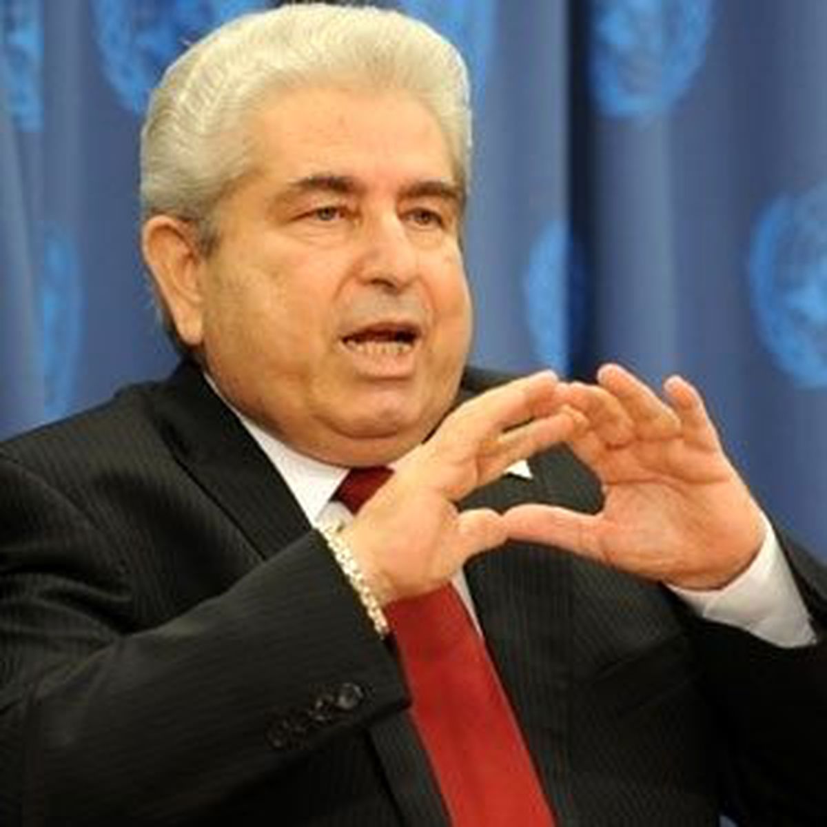 Hristofyas'dan Rumlara: 'Kıbrıslı Türklerin Duygularına Saygı Gösterin'