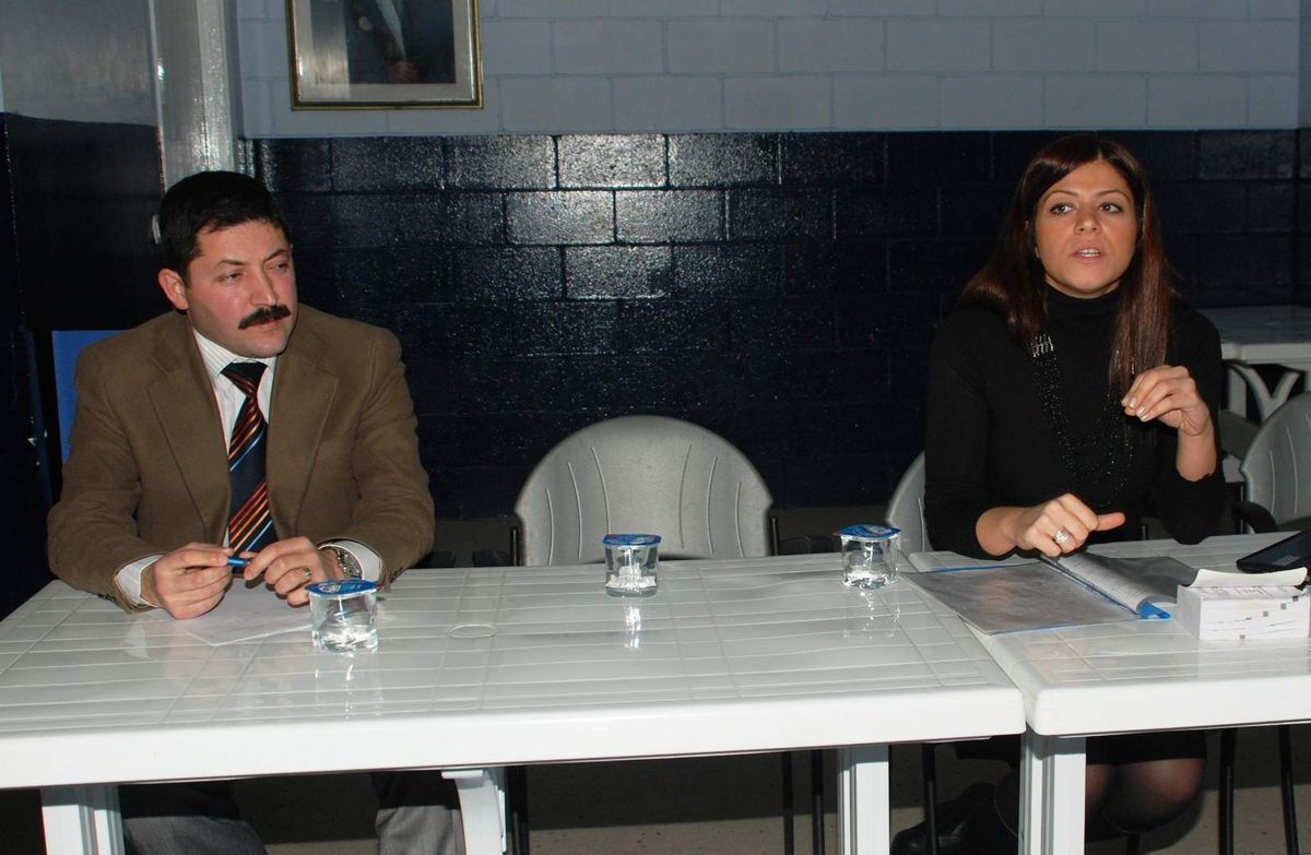 İz-Mek Kursiyerlerine Hukuk Eğitimi Veriliyor