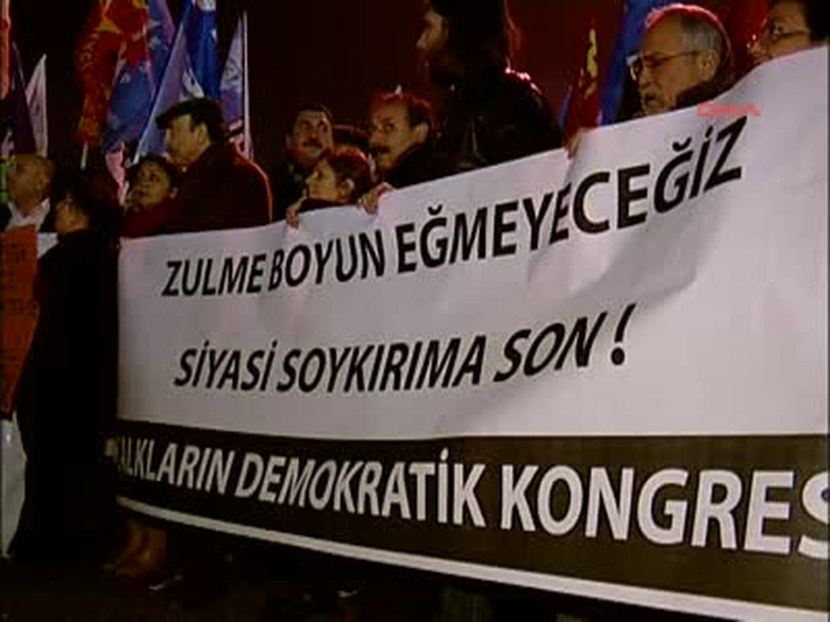 KESK Şubelerinde Yapılan Aramalar Protesto Edildi