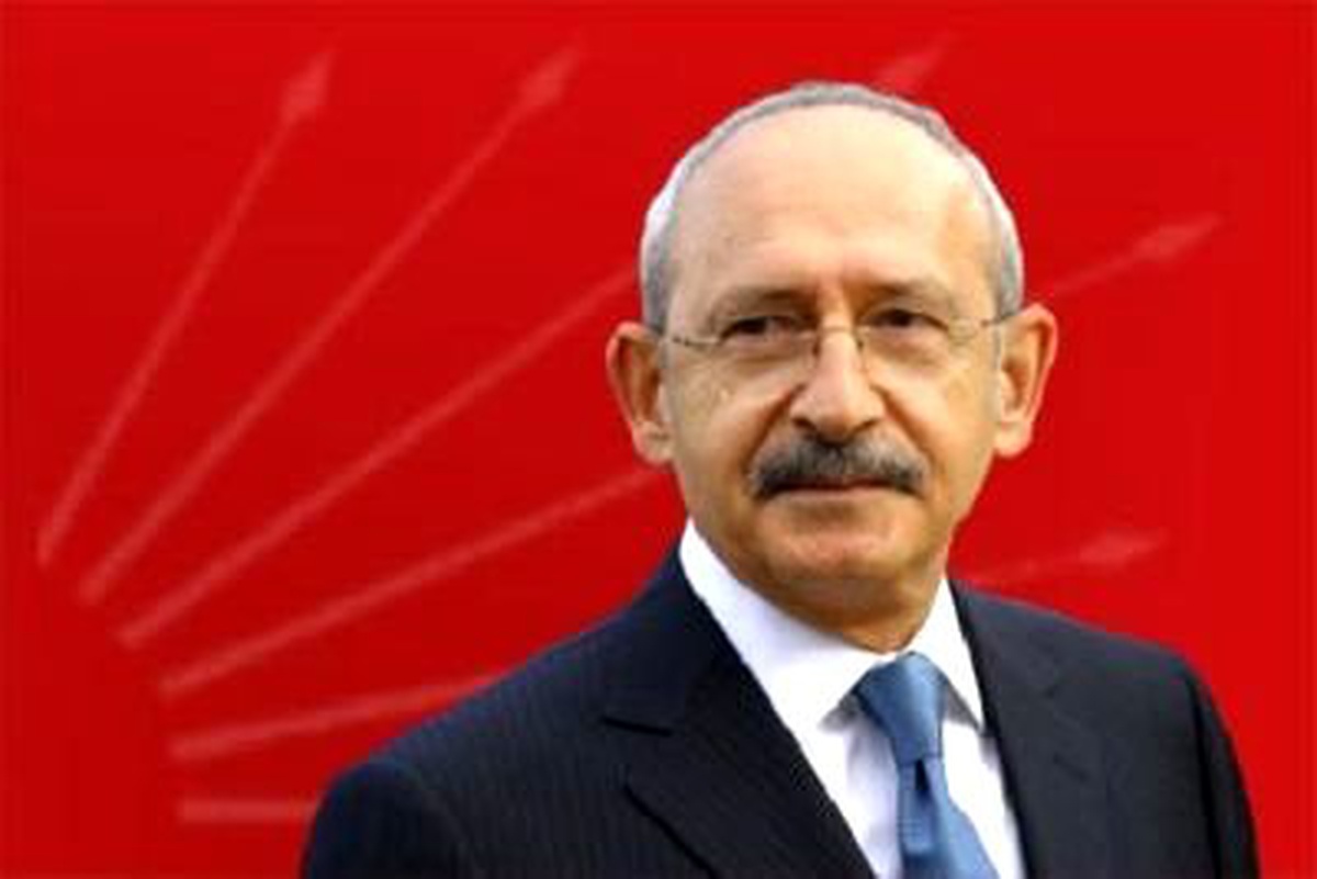 Kılıçdaroğlu: Lefter\'in Ölümü Futbol Dünyamız İçin Büyük Bir Kayıp