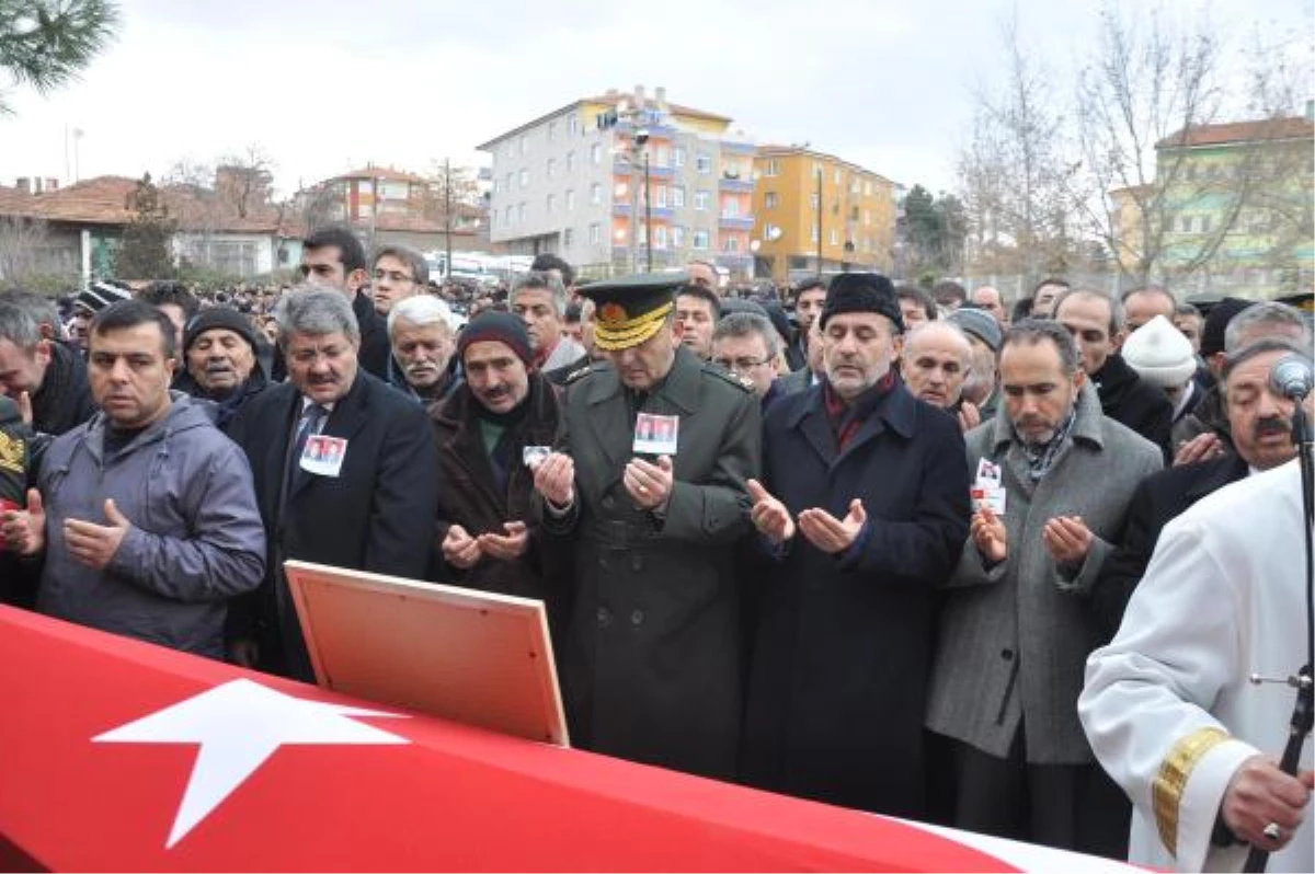 Kırıkkale\'de Patlamada Ölen İşçilerin Cenazeleri Ailelerine Teslim Edildi (2)
