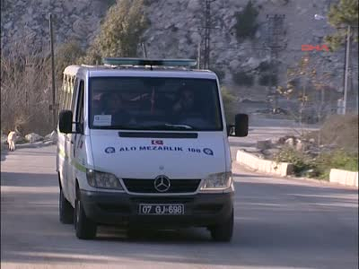 Konyaaltı Sahili\'nde Kadın Cesedi Bulundu