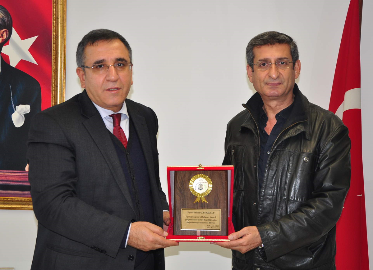 Köprüyü Yapan Firmaya Plaket