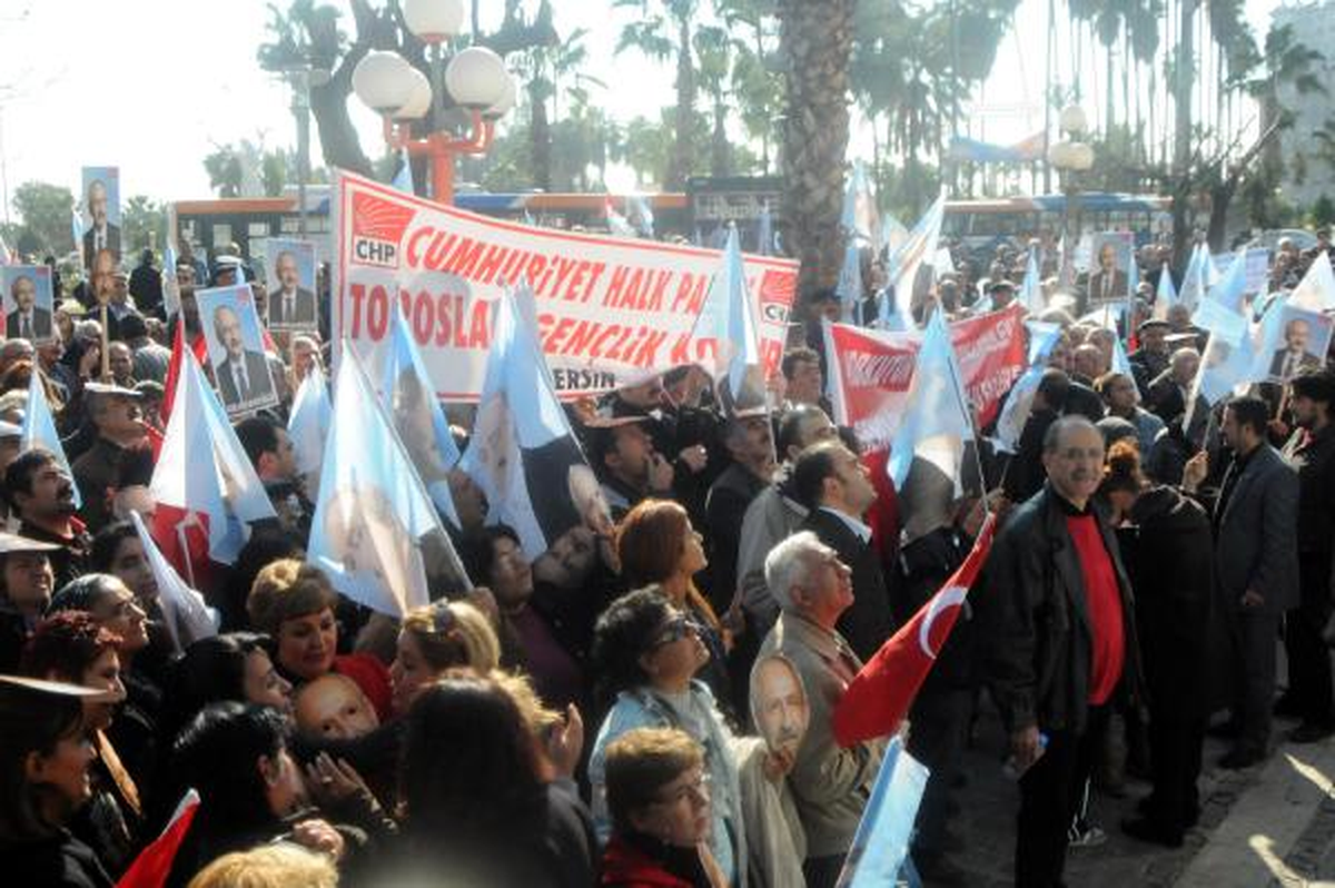 Mersin'de Kılıçdaroğlu'na Destek Yürüyüşü