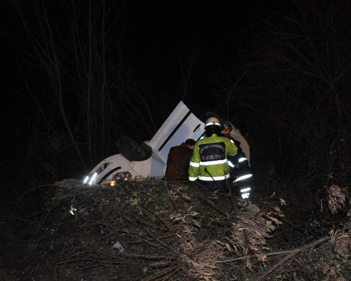 Sakarya'da Zincirleme Trafik Kazası: 3 Yaralı