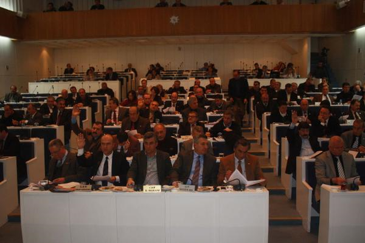 Sayıştay İstedi, 60 Yaş Kartları Yönetmenlikten Çıktı