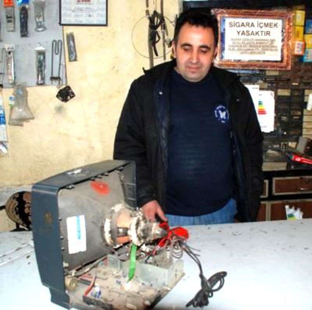 Tamirciye Getirilen Televizyonun İçinden El Bombası Çıktı