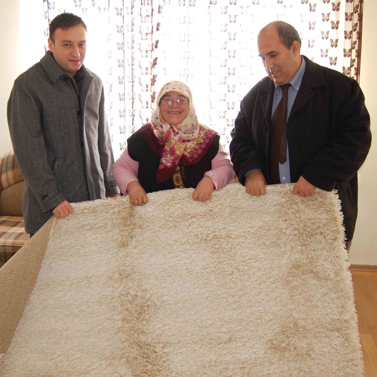 Uşak\'tan Simav\'a Halı Yardımı