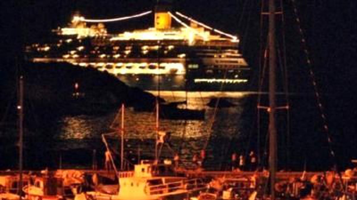 Yolcu Gemisinde Ölü Sayısı 8\'e Yükseldi