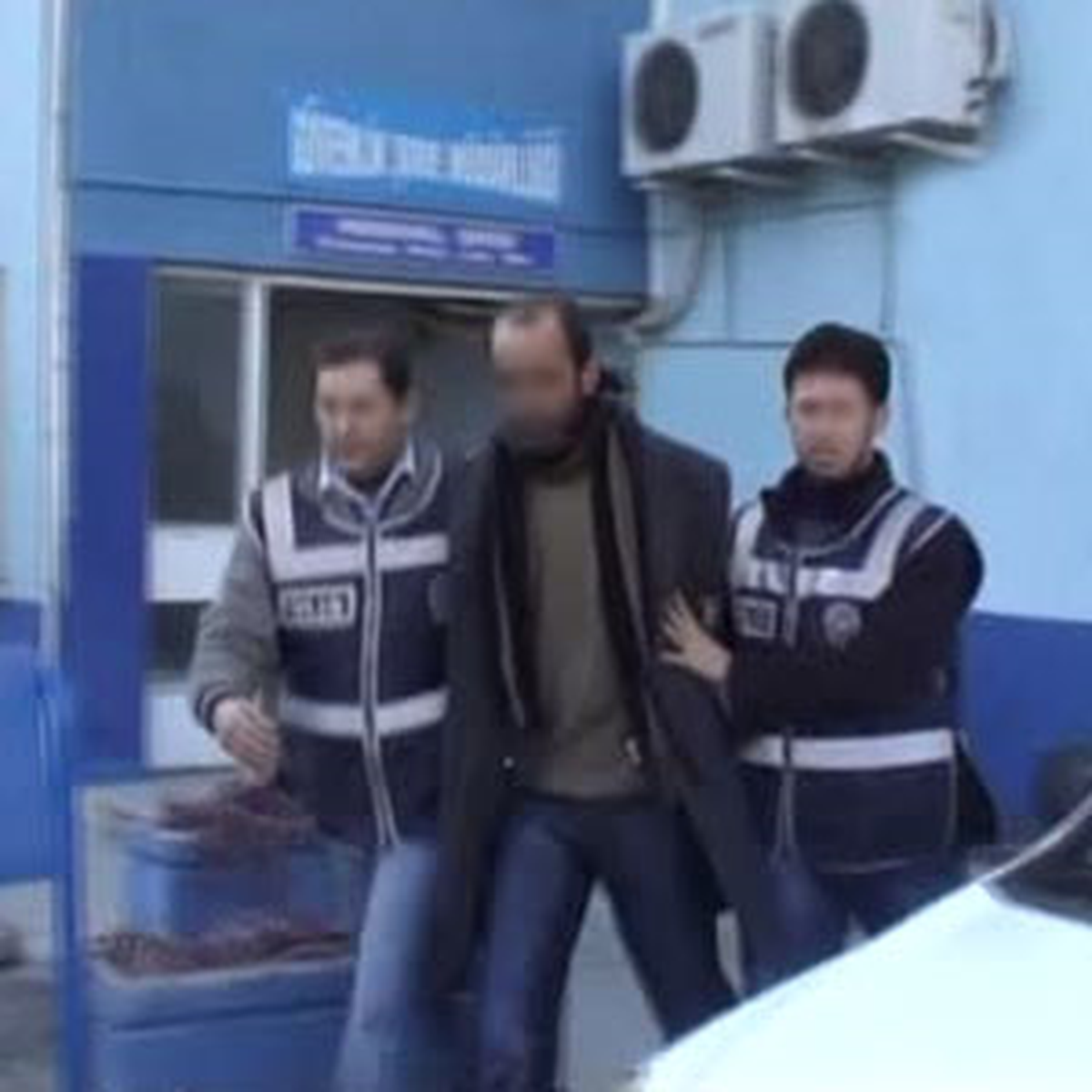 Zanlıdan Gazeteciye Uçan Kafa Girişimi