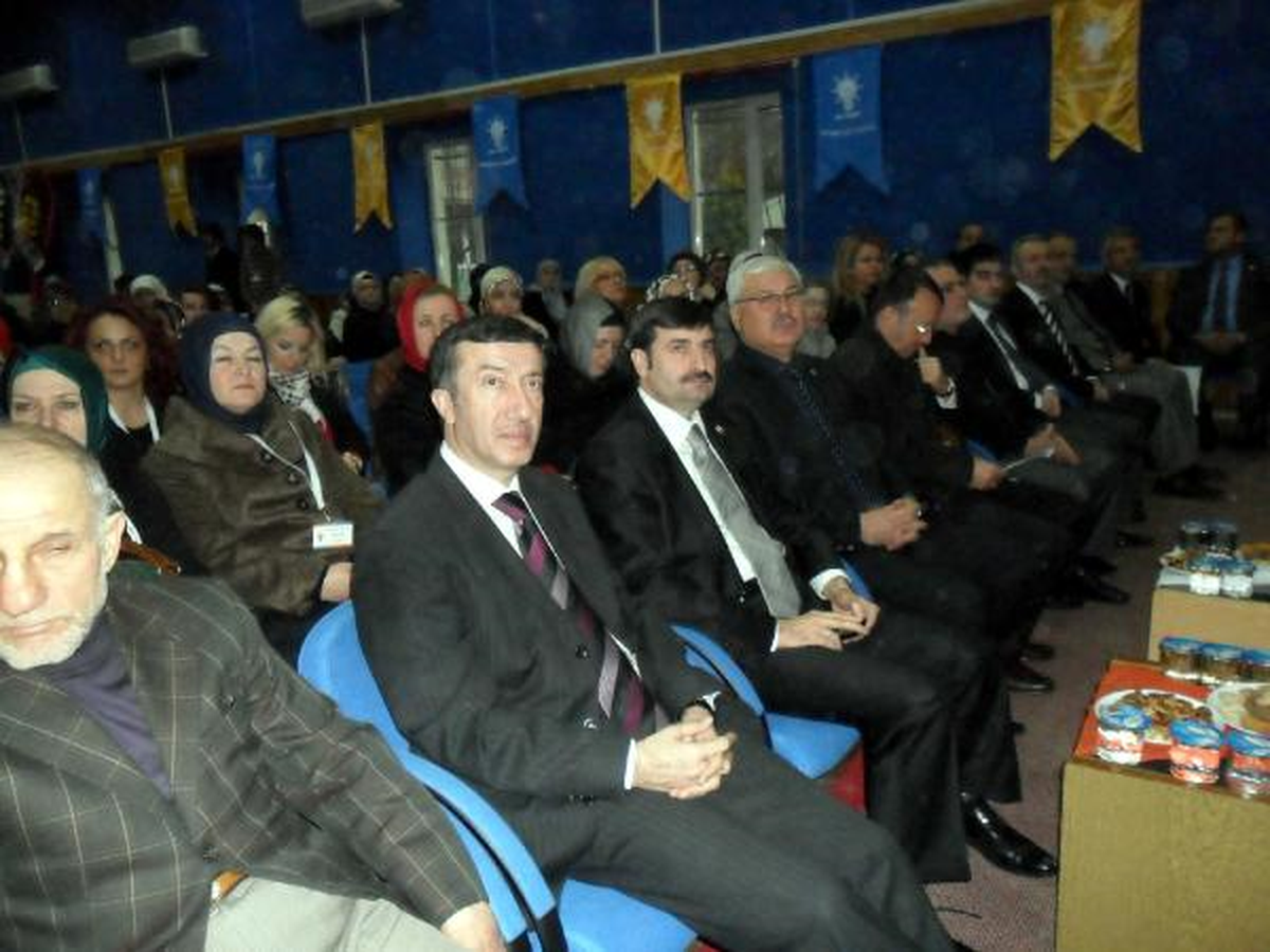 AK Parti\'li Üstün: Türkiye\'yi Karanlığa Sokmak İsteyenlerden Hesap Sorar Hale Geldik