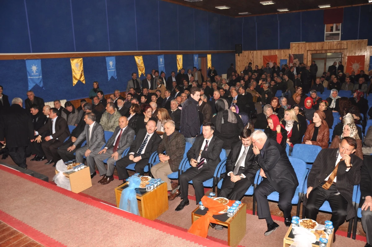 AK Parti Sapanca İlçe Kongresinde Nazmi Bostancı Güven Tazeledi