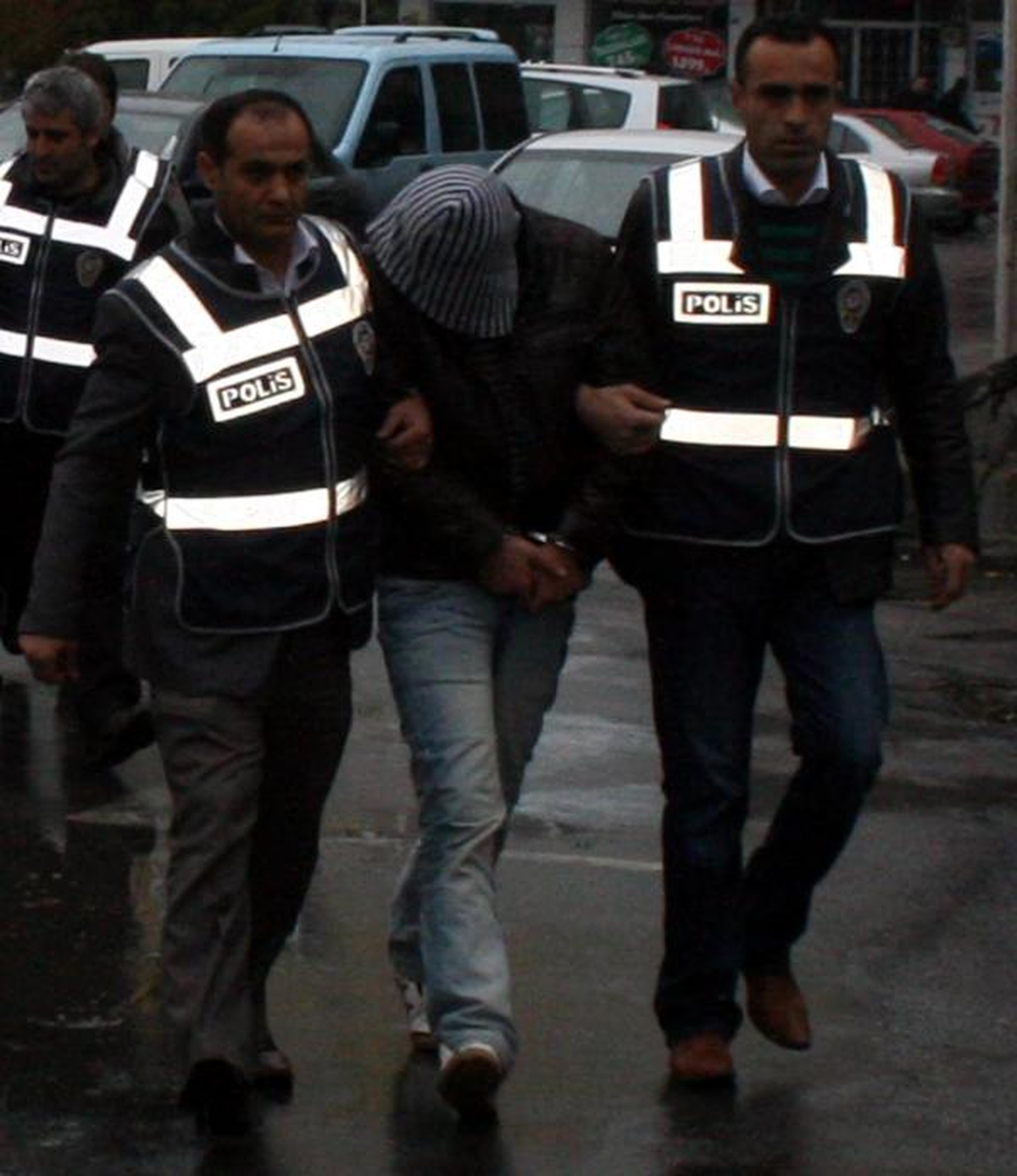 Akaryakıt İstasyonunu Soyanlar Yakalandı