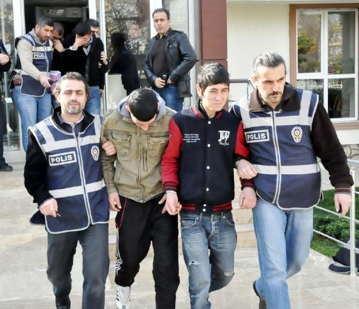 Antalya\'da Elektrikli Bisiklet Hırsızlarına Darbe; 7 Gözaltı