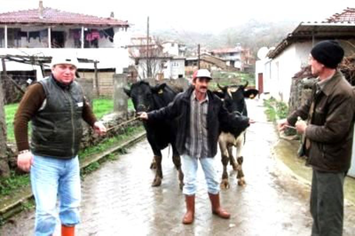 Balya'da Kaymakam Köylüleri Sevindirdi