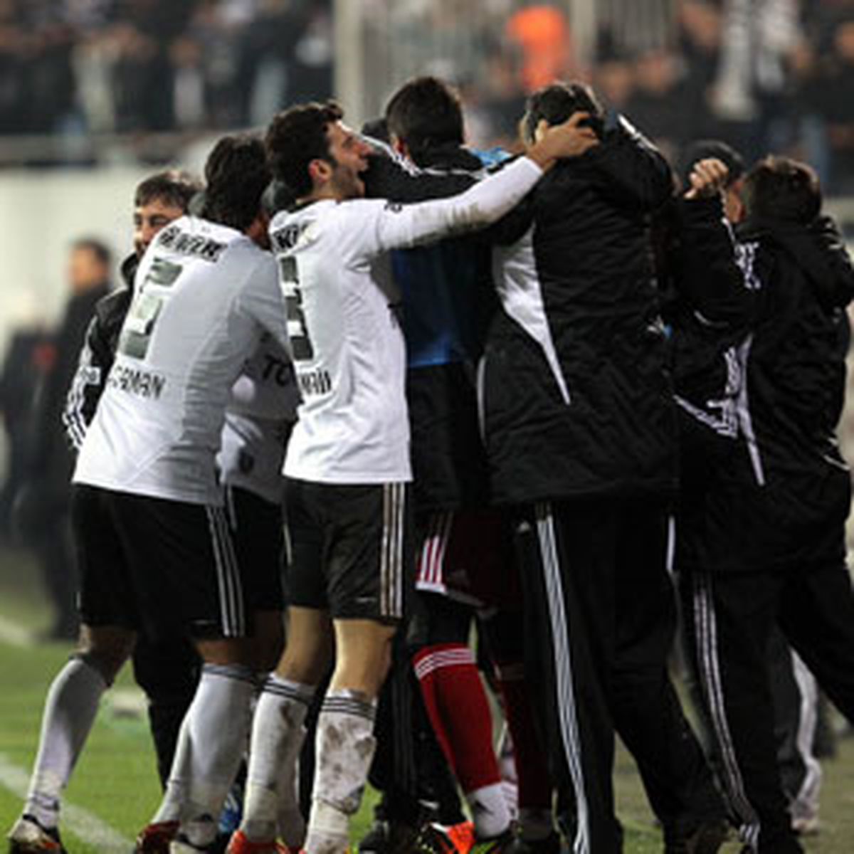 Beşiktaş 3 Puanı 3 Golle Aldı