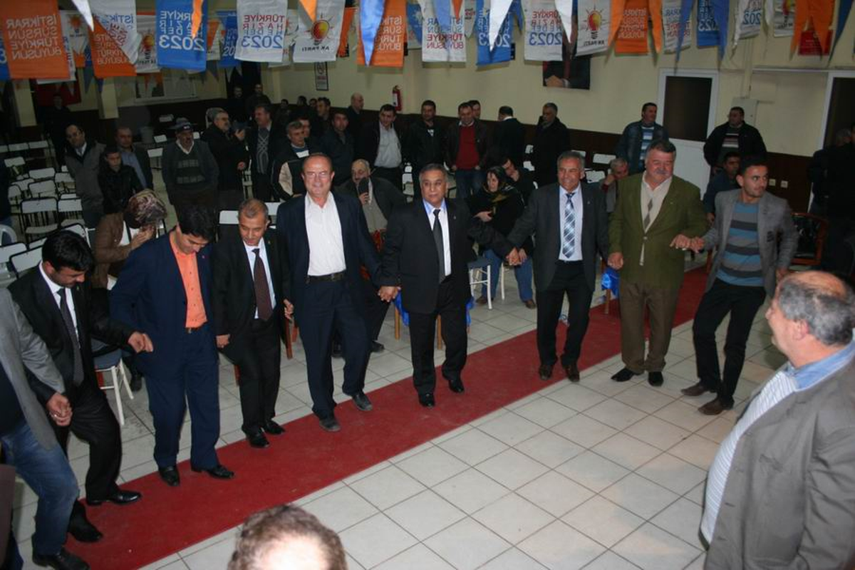 Burhaniye AK Parti'de Yeni Başkan Özer Koyuncu