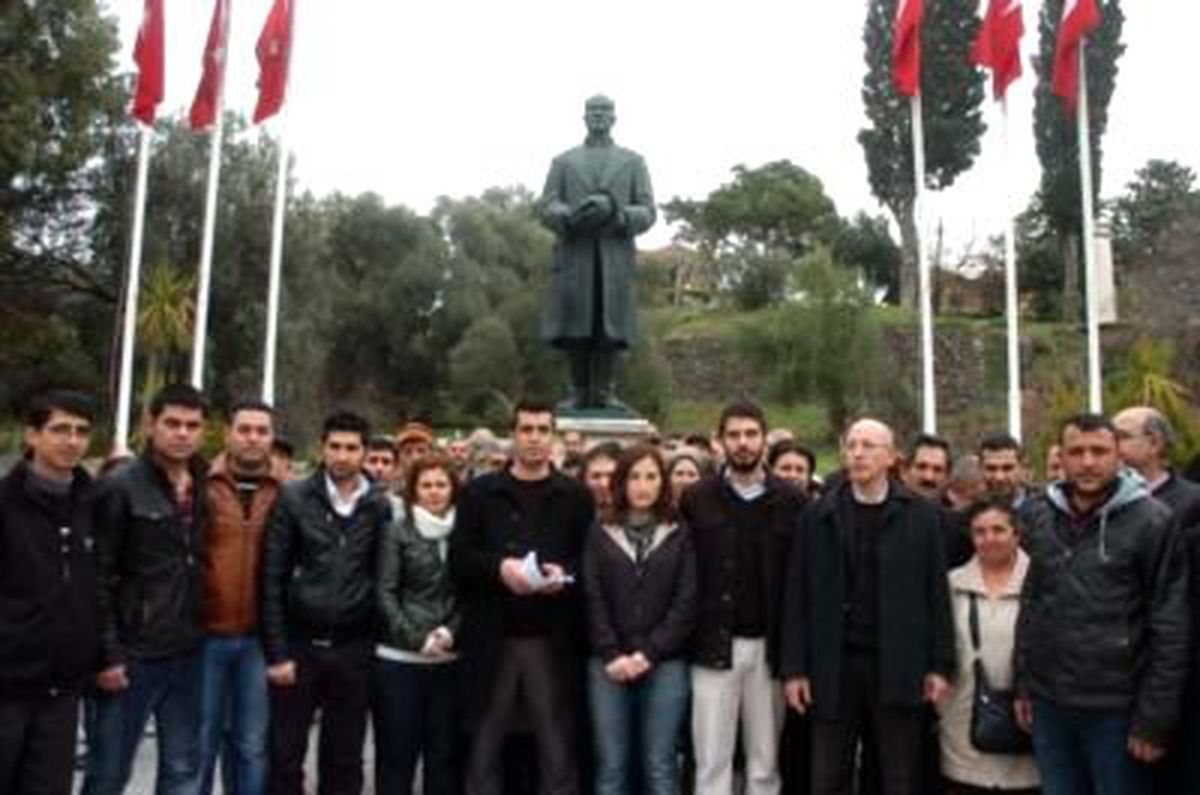 CHP\'li Gençlerden 19 Mayıs Genelgesi Protestosu