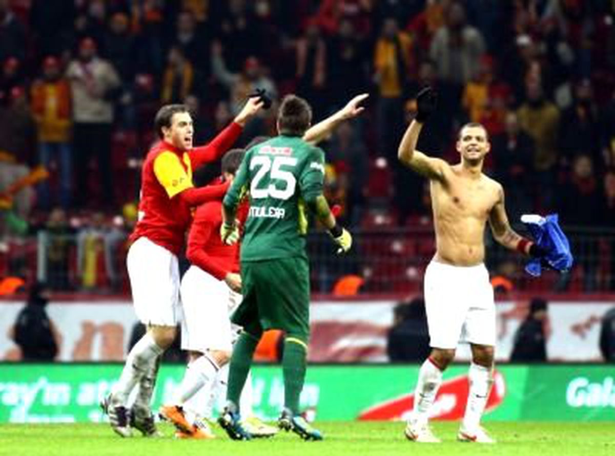 Galatasaray Gol Olup Yağdı